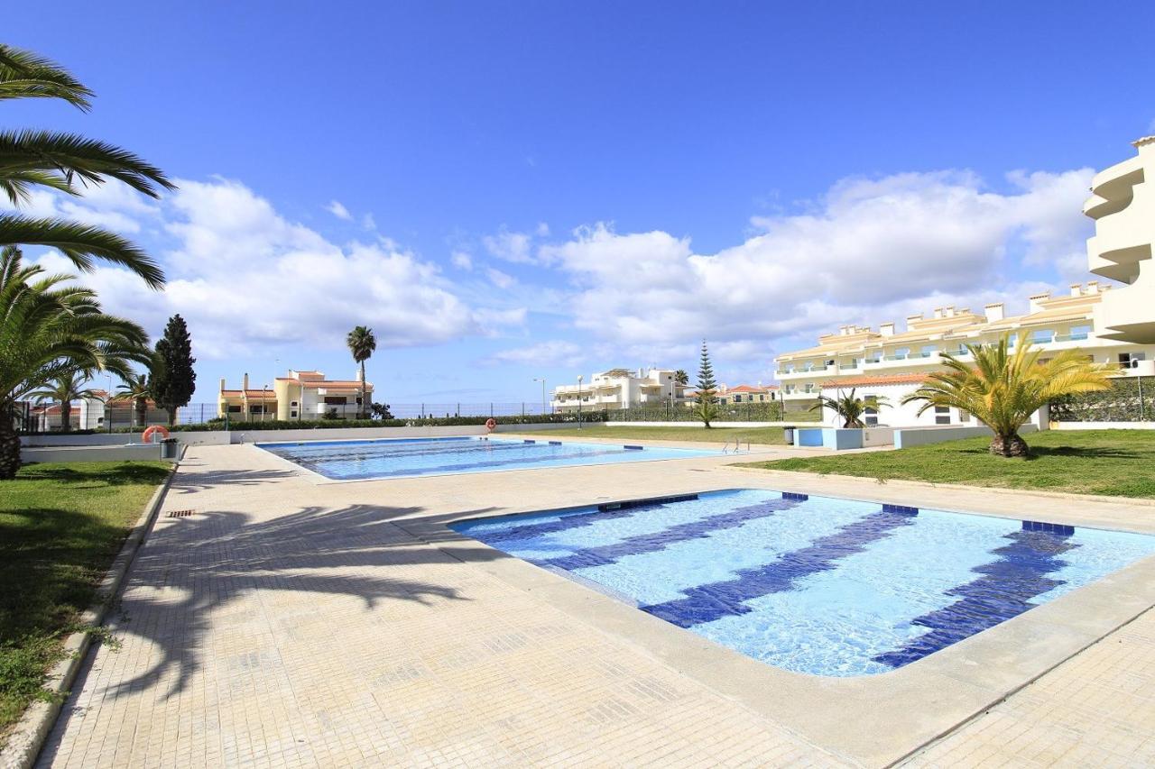 Armacao De Pera Brightness With Pool By Homing Apartment Bagian luar foto