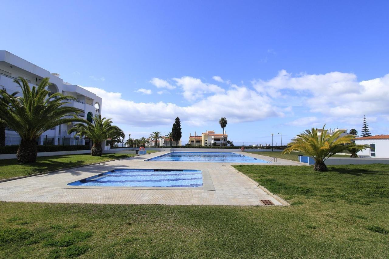 Armacao De Pera Brightness With Pool By Homing Apartment Bagian luar foto