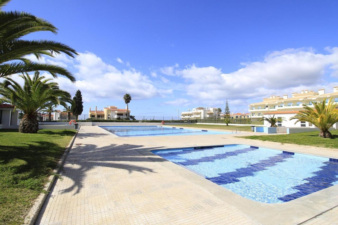 Armacao De Pera Brightness With Pool By Homing Apartment Bagian luar foto