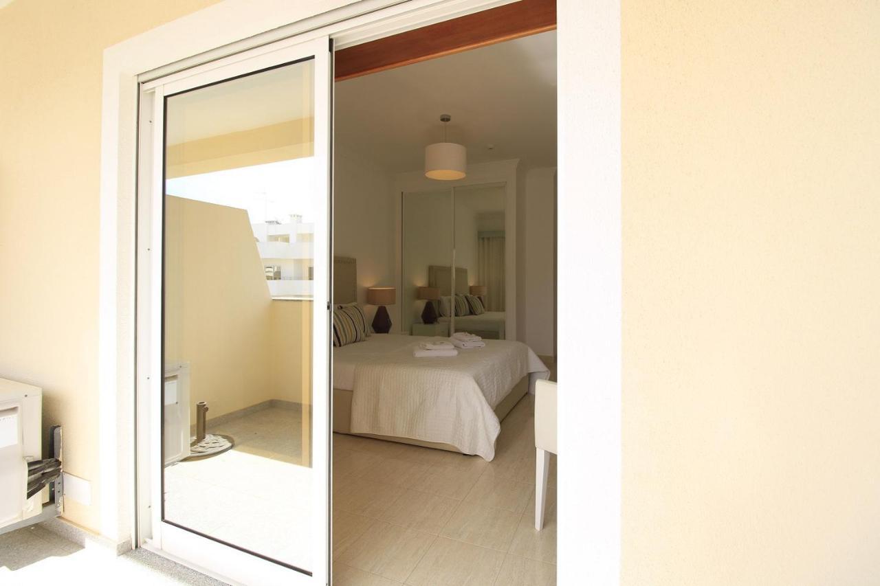 Armacao De Pera Brightness With Pool By Homing Apartment Bagian luar foto