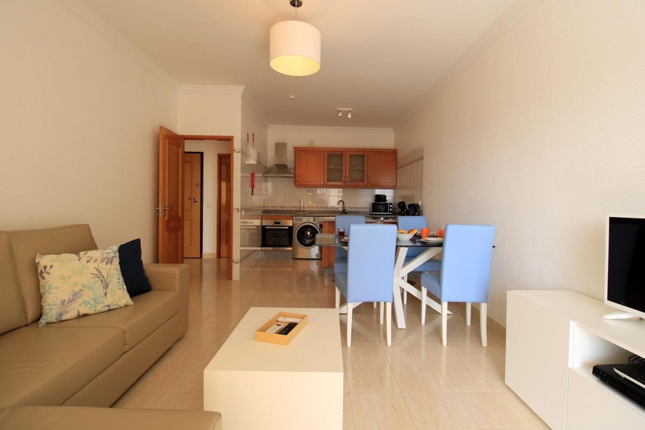 Armacao De Pera Brightness With Pool By Homing Apartment Bagian luar foto